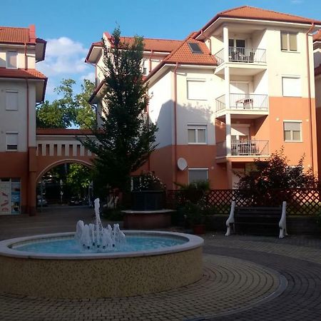 Samuci Apartman Hajdúszoboszló Esterno foto