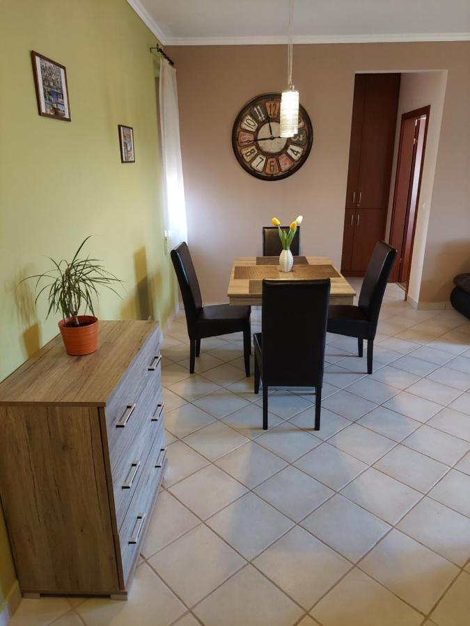 Samuci Apartman Hajdúszoboszló Esterno foto