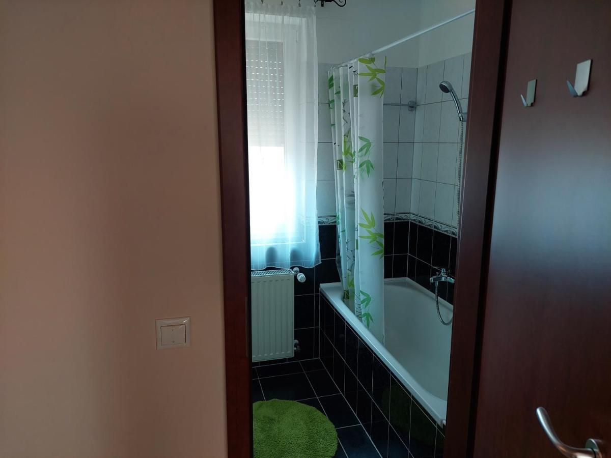 Samuci Apartman Hajdúszoboszló Esterno foto