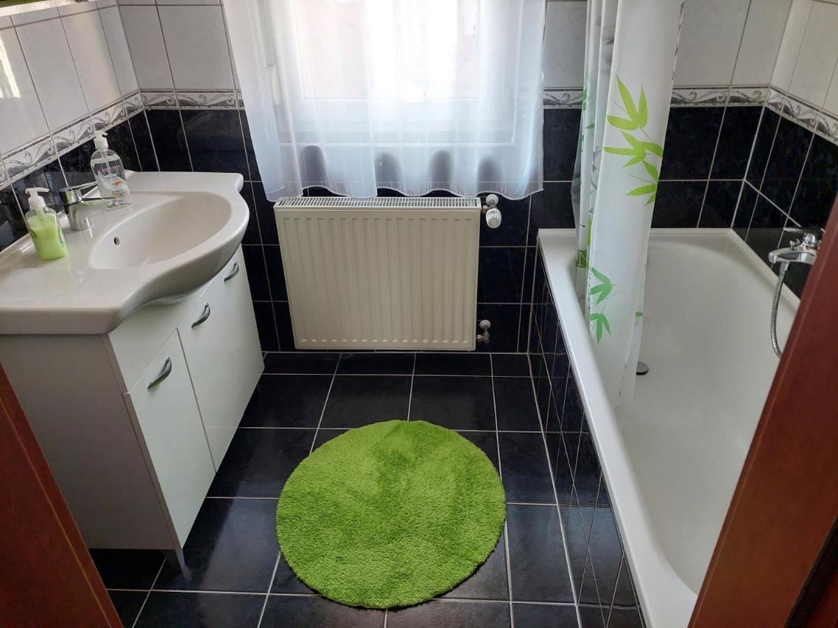 Samuci Apartman Hajdúszoboszló Esterno foto