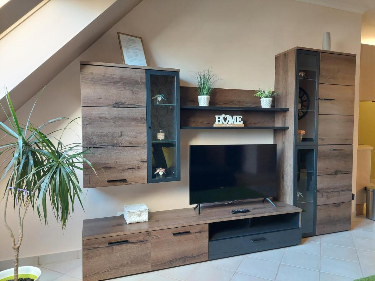 Samuci Apartman Hajdúszoboszló Esterno foto
