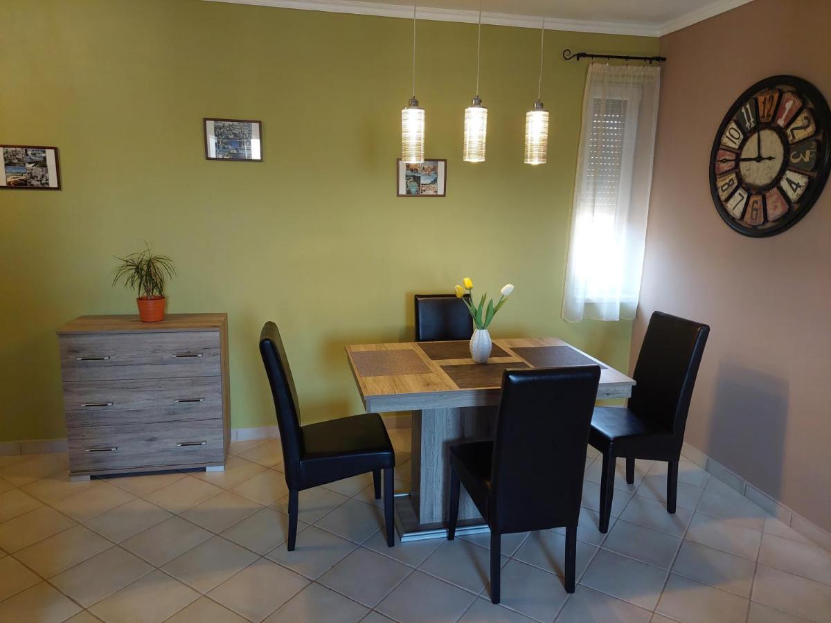 Samuci Apartman Hajdúszoboszló Esterno foto