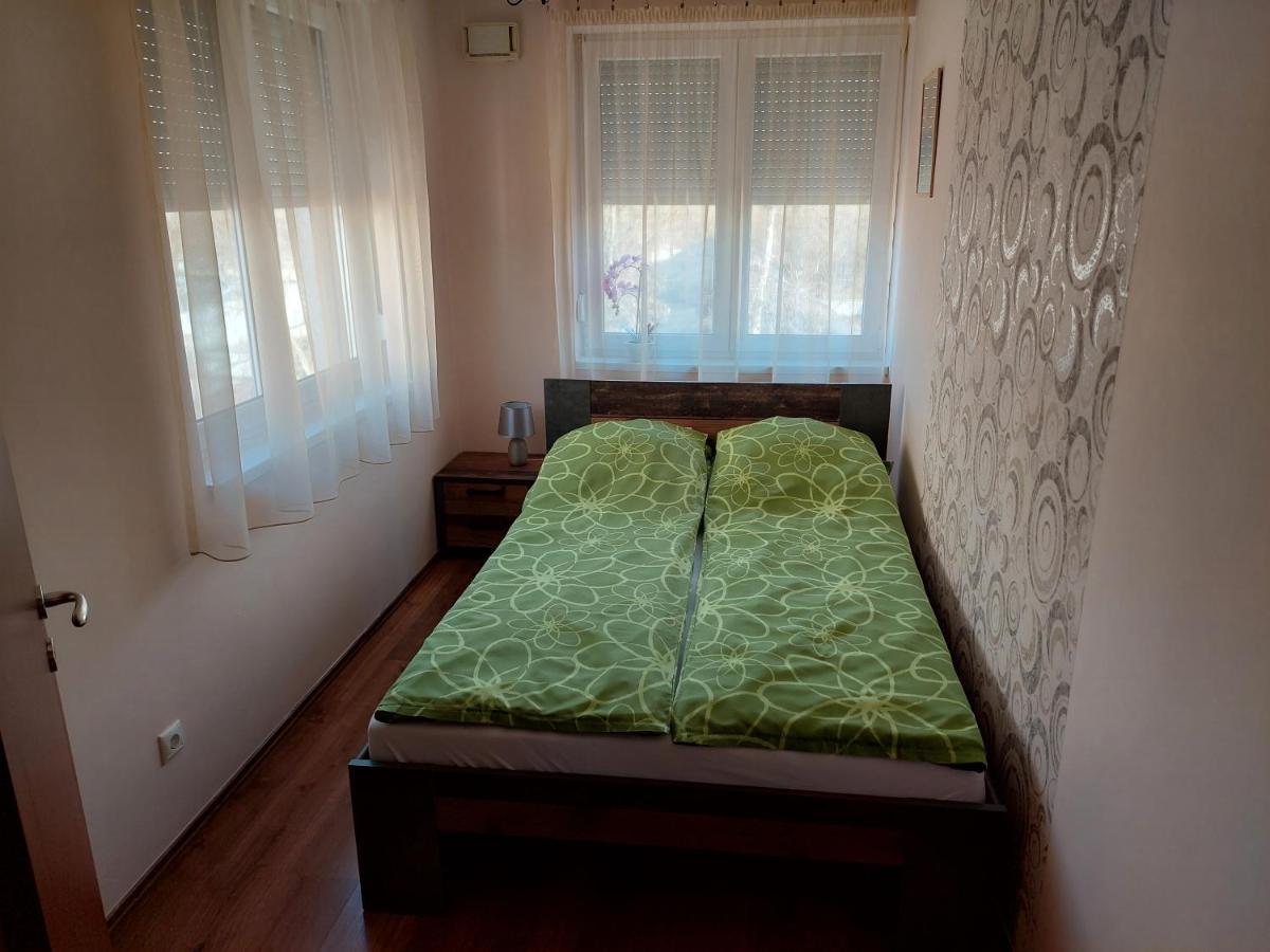 Samuci Apartman Hajdúszoboszló Esterno foto